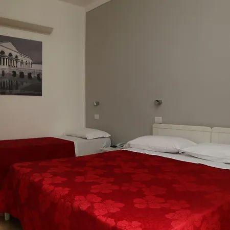 Dei Gonzaga, Mantegnahotels Mantua